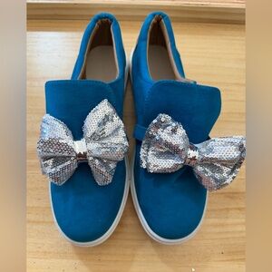 Blue Women's Shoes with Silver Bow
